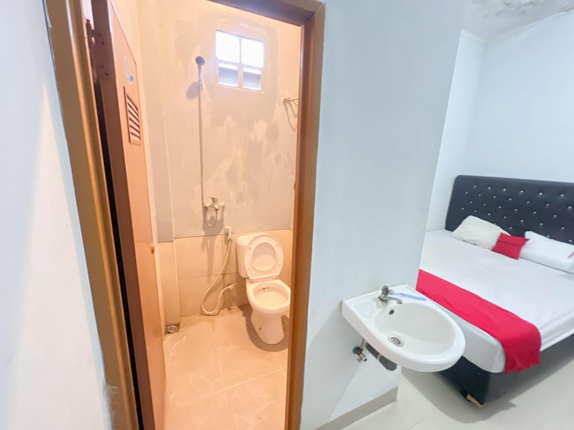 Reddoorz At Kay Residence Waydadi Lampung Bandar Lampung Esterno foto