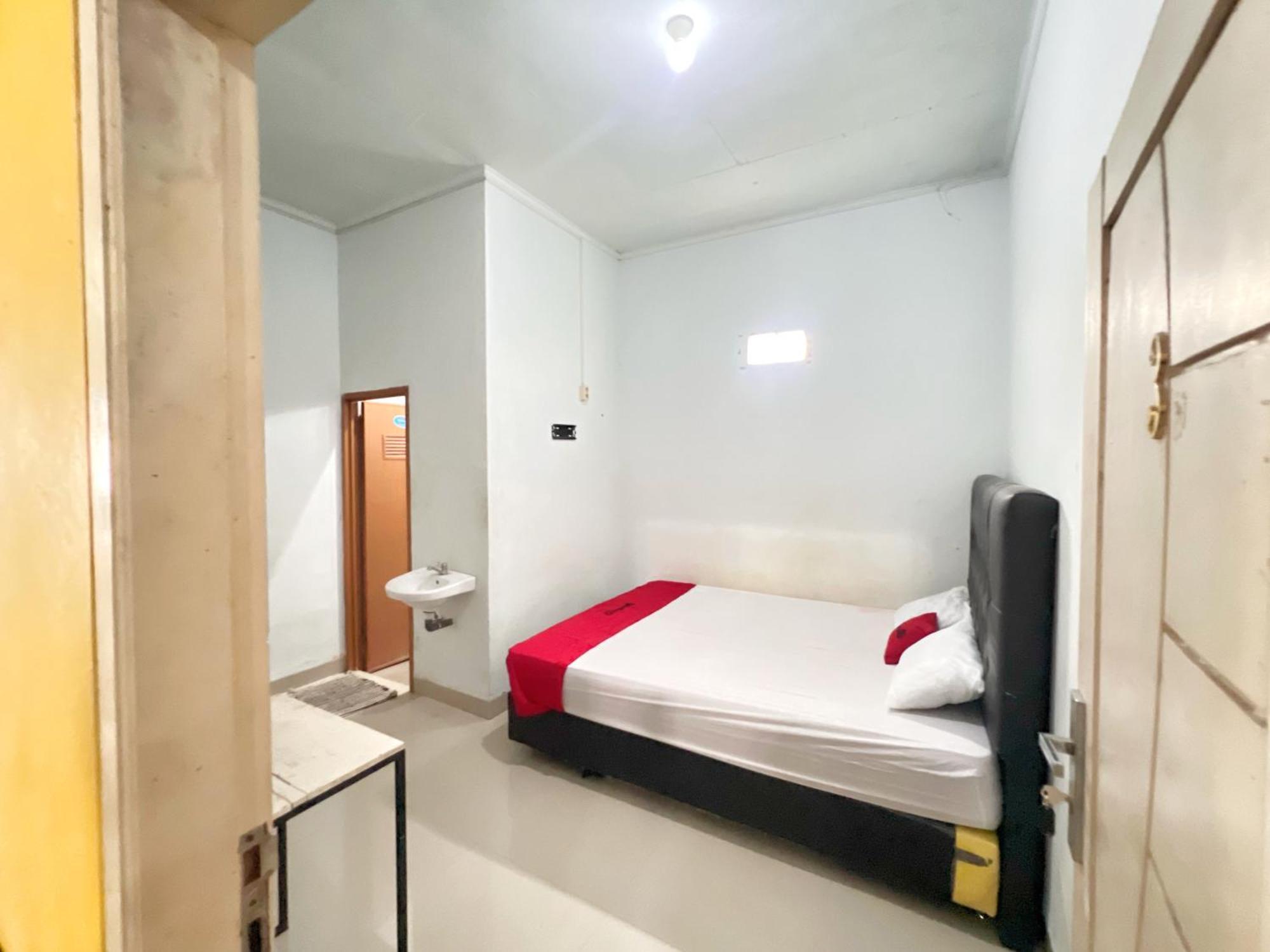 Reddoorz At Kay Residence Waydadi Lampung Bandar Lampung Esterno foto