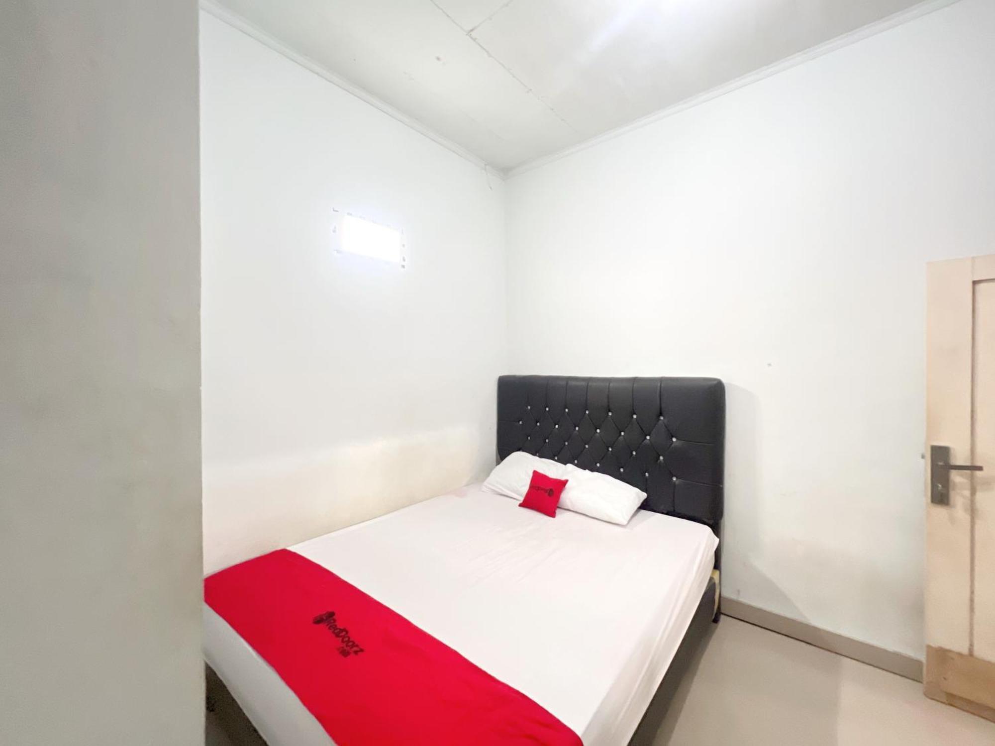 Reddoorz At Kay Residence Waydadi Lampung Bandar Lampung Esterno foto
